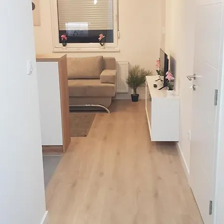 Apartment Stan Na Dan Centar 7